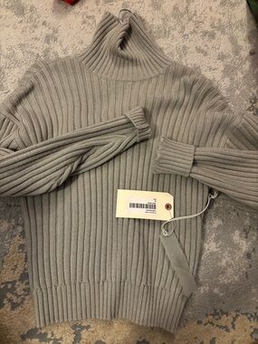 NWT Fear of God Essentials Women's Seal Turtleneck Sweater